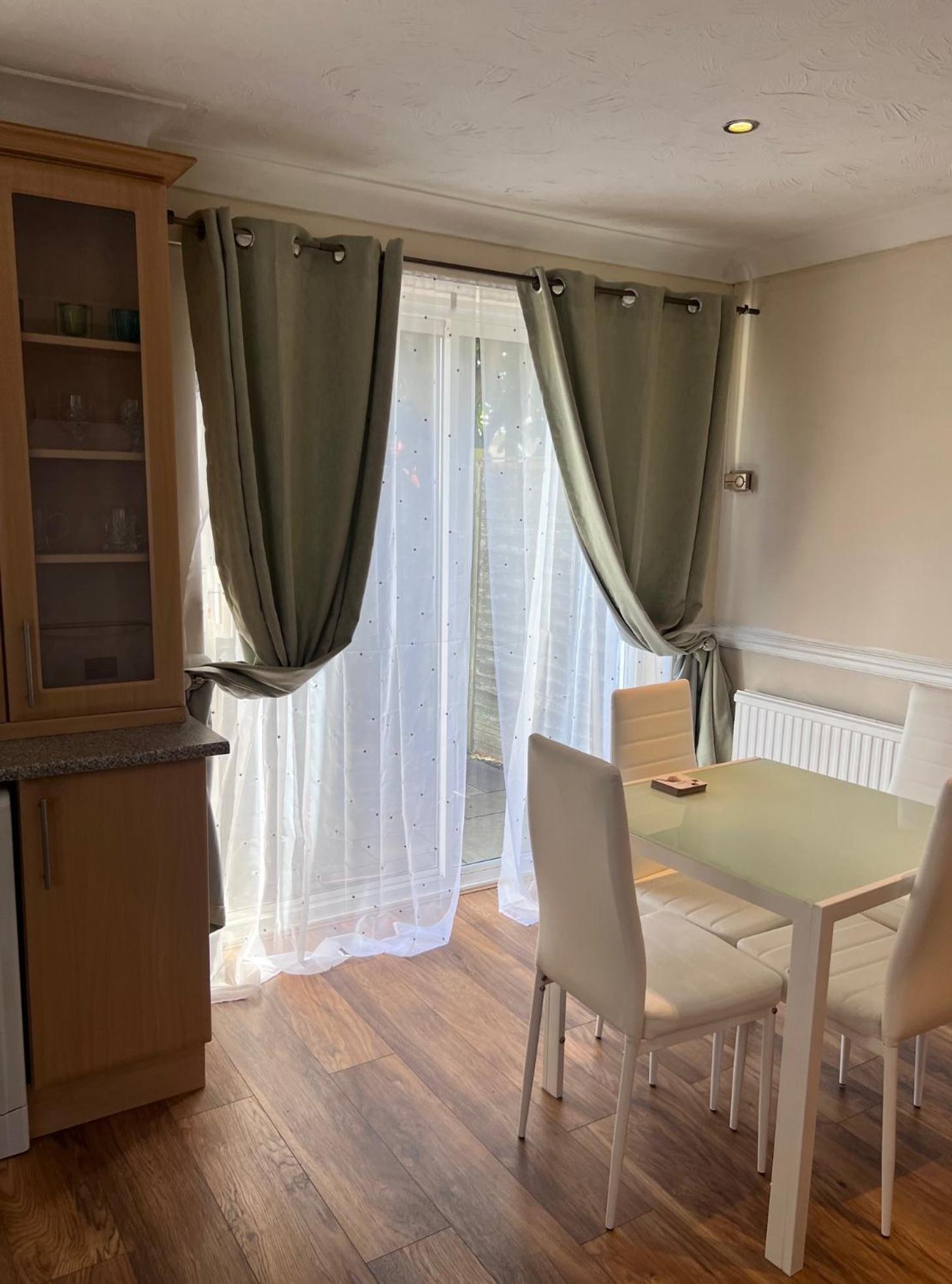 ניופורט פאגנל Newport Pagnel Guest House מראה חיצוני תמונה